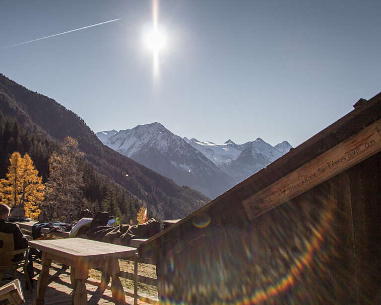 Die Sonnenterrasse der Bacherwandalm