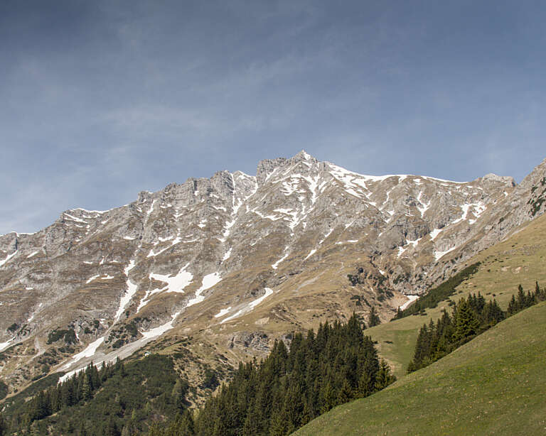 Vordere Brandjochspitze oberhalb der Höttinger Alm