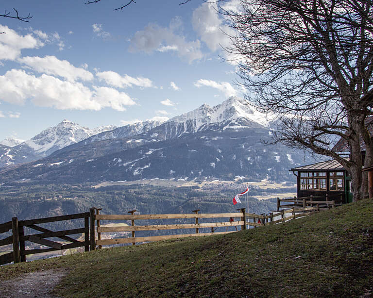 Blick auf die Serles und die Nockspitze vom Rauschbrunnen aus